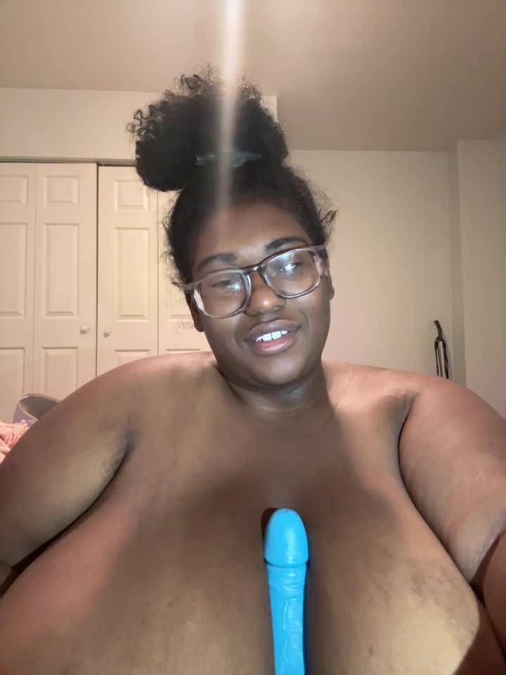 bunbun420247 - Stripchat webcam show • Friday, September 12, 2025 #Young22+ #RolePlay #CockRating